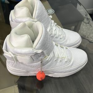 Patrick Ewing All White